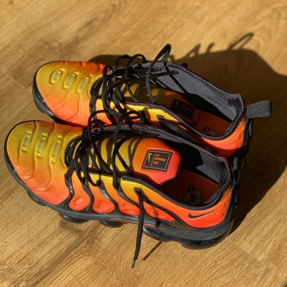 NIKE AIRMAX PLUS TIGER, SIZE 9
